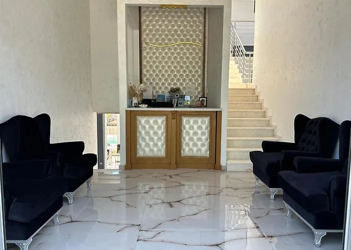 Victory Panorama Hotel *